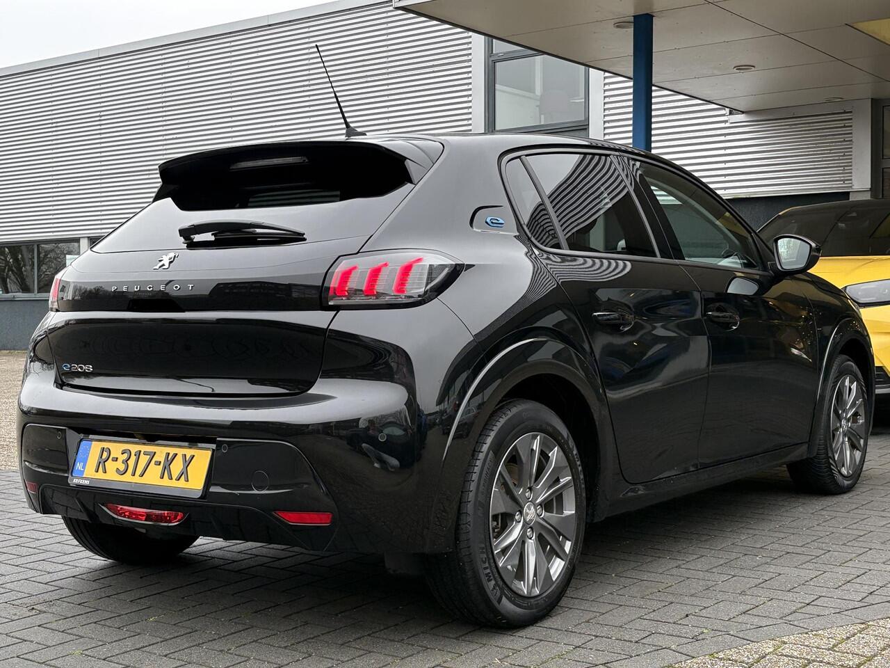 Peugeot e-208 EV Allure Pack 50 kWh | Stoelverwarming | Navigatie | Camera