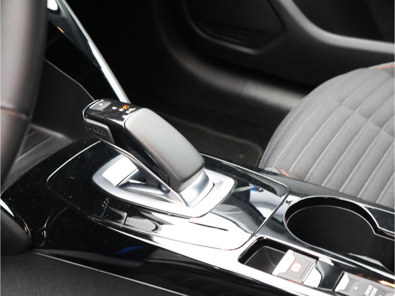 Peugeot e-208 EV Active 50 kWh SOH 92,6% / Stoelverwarming / Cruise Control / Automaat / SOH 92,6%