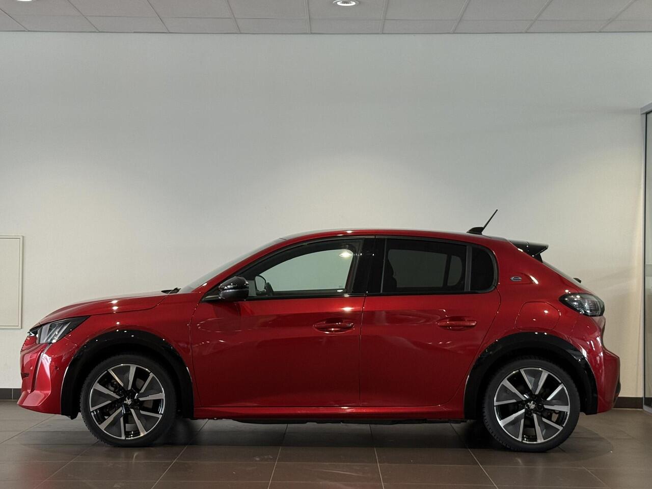 Peugeot e-208 GT Pack EV 3-FASEN 50kWh 136pk | TWO-TONE! | ALCANTARA | STOELVERW. | ADAPTIVE CRUISE | DODEHOEKBW. | NAVI | CAMERA |