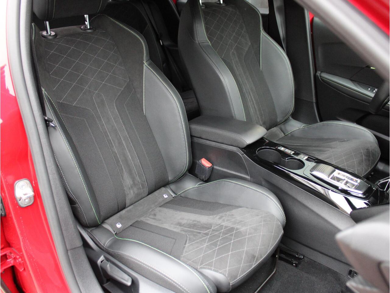 Peugeot e-208 EV GT Pack 50 kWh | Automaat | Camera / Climate / Stoelverw. / Adapt. Cruise