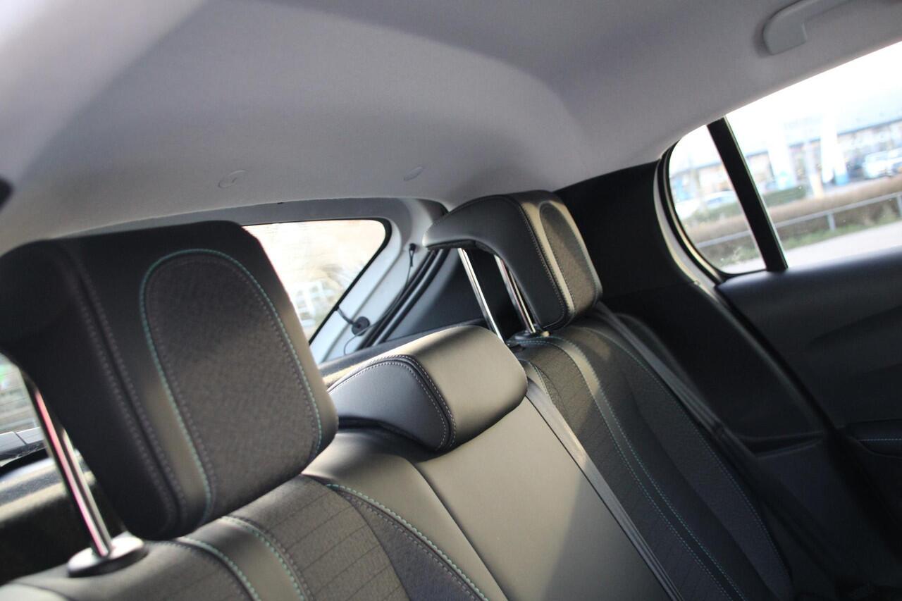 Peugeot e-208 EV Allure Pack 50 kWh Airco Camera Carplay 35.860km 1e eig. dealer onderhouden