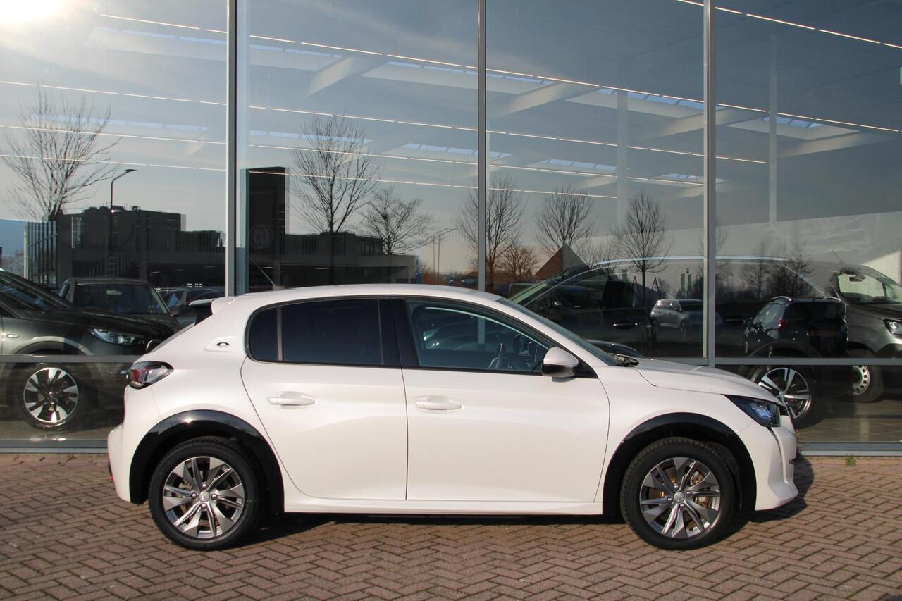 Peugeot e-208 EV Allure Pack 50 kWh Airco Camera Carplay 35.860km 1e eig. dealer onderhouden
