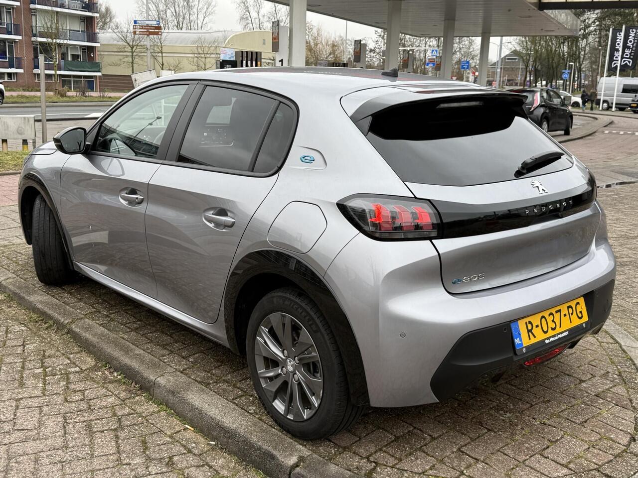 Peugeot e-208 EV Active Pack 50 kWh ALL-IN RIJKLAARPRIJS/Clima/Keyless/Apple carplay/16"Velgen/Lage kilometerstand