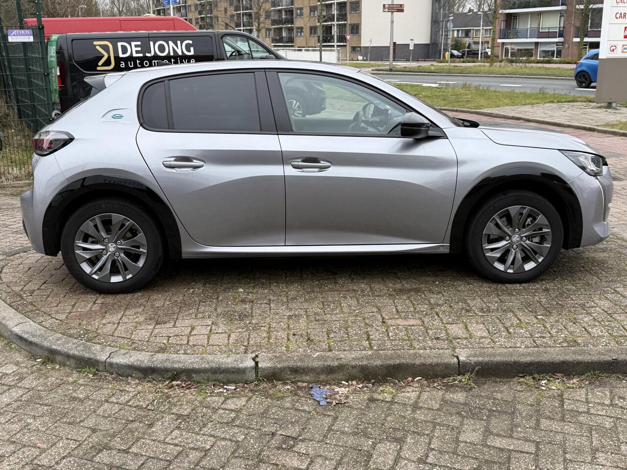 Peugeot e-208 EV Active Pack 50 kWh ALL-IN RIJKLAARPRIJS/Clima/Keyless/Apple carplay/16"Velgen/Lage kilometerstand
