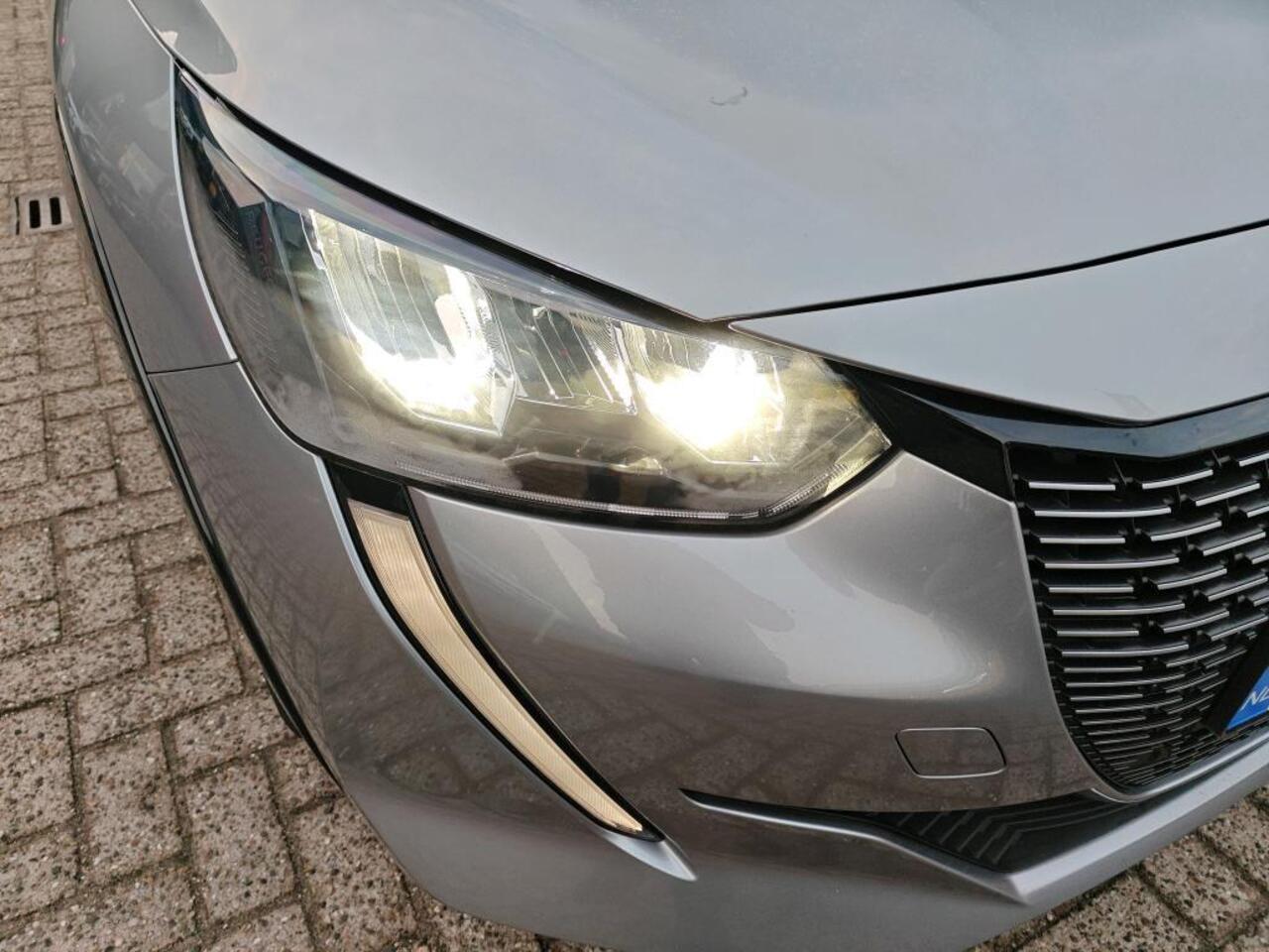 Peugeot e-208 EV Active Pack 50 kWh ALL-IN RIJKLAARPRIJS/Clima/Keyless/Apple carplay/16"Velgen/Lage kilometerstand