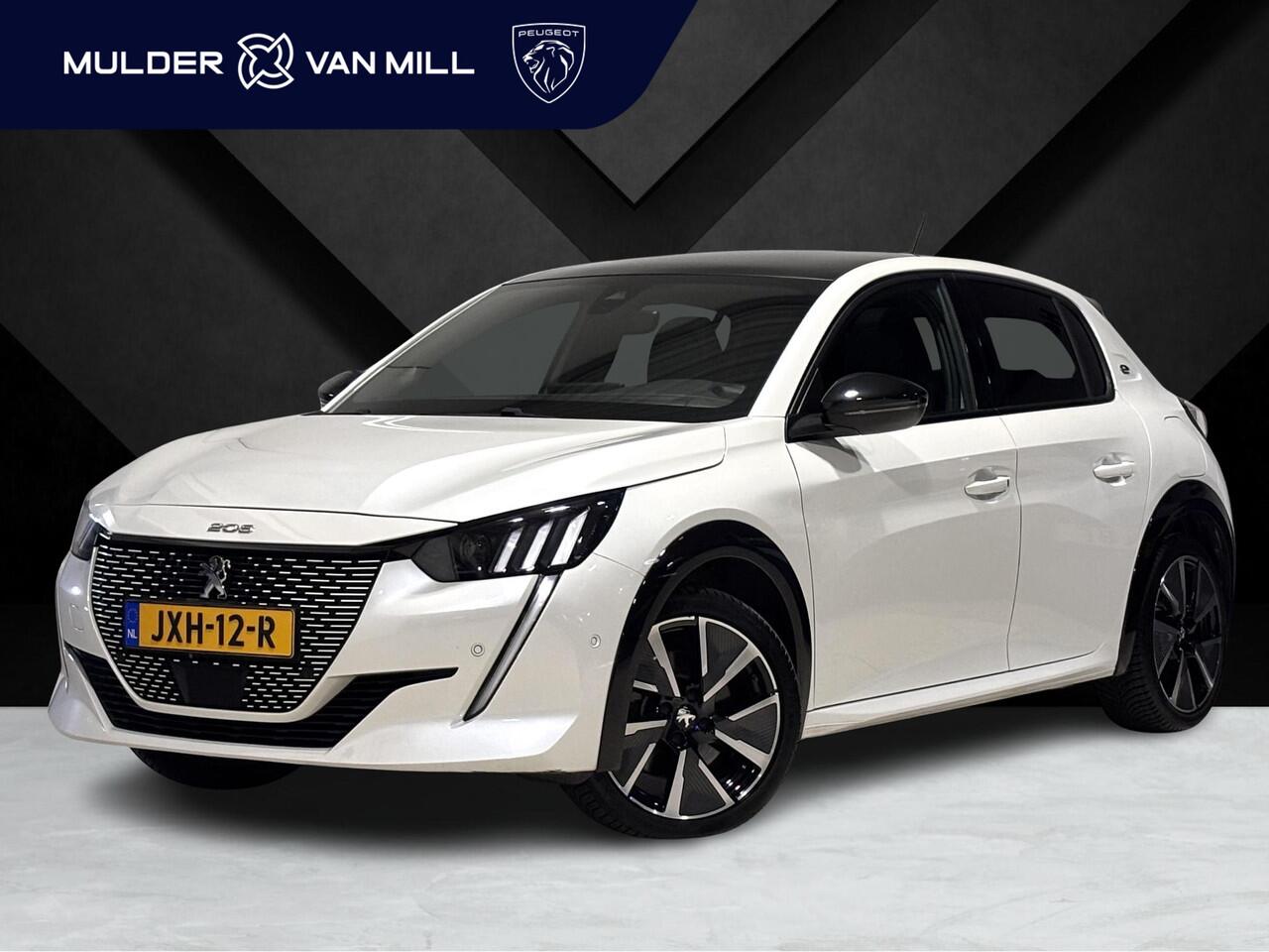 Peugeot e-208 GT EV 3-FASEN 50kWh 136pk | TWO-TONE! | PANODAK | STOELVERW. | ADAPTIVE CRUISE | DODEHOEKBEW. | WARMTEPOMP | CAMERA | NAVI |