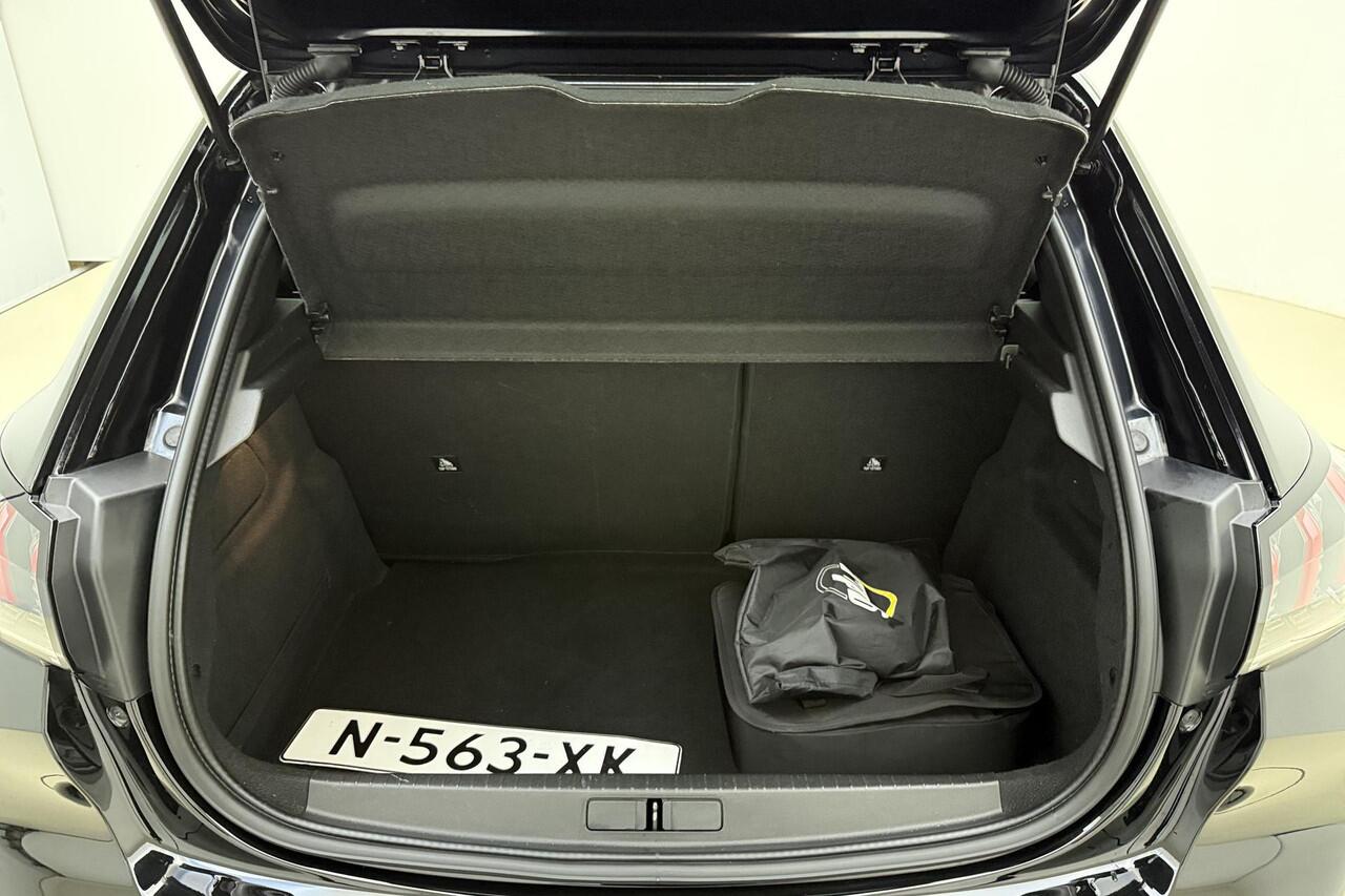Peugeot e-208 EV Allure 50 kWh 3-Fasen l Camera l PDC l Keyless l Navigatie l Bluetooth l Apple Carplay/Android Auto l DAB l LED l Lichtmetalen velgen