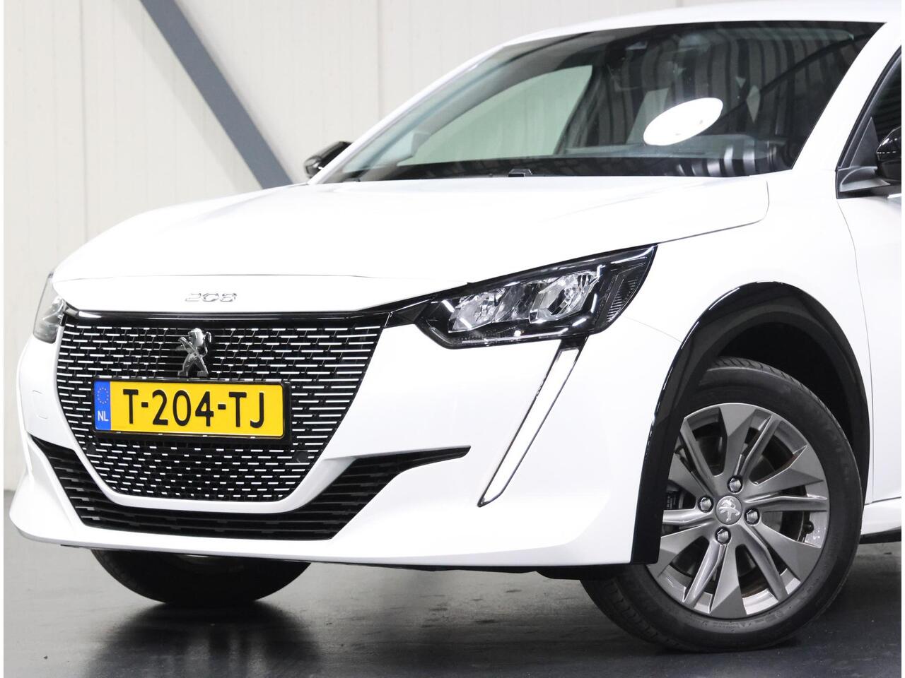Peugeot e-208 Style 50kWh 136PK | 1ste eigenaar | Fase 3 | Accurapport 100% | Camera | Navigatie | Climate Control | Cruise Control | AppleCarPlay/Android | AUTOMAAT | LMV |