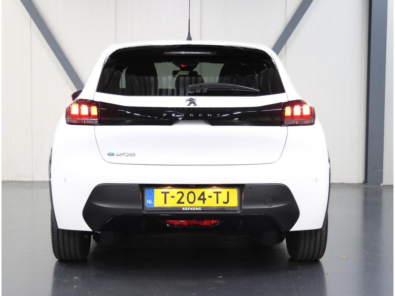 Peugeot e-208 Style 50kWh 136PK | 1ste eigenaar | Fase 3 | Accurapport 100% | Camera | Navigatie | Climate Control | Cruise Control | AppleCarPlay/Android | AUTOMAAT | LMV |