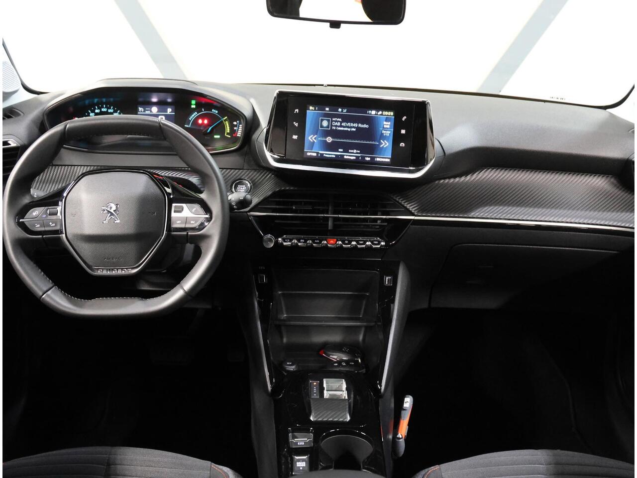 Peugeot e-208 Active Pack 50kWh 136PK | 1ste eigenaar | 3 FASE | AppleCarPlay/Android | AUTOMAAT | Armsteun | Parkeersensoren | Keyless | Navigatie | Climate Control | Cruise Control | Isofix |