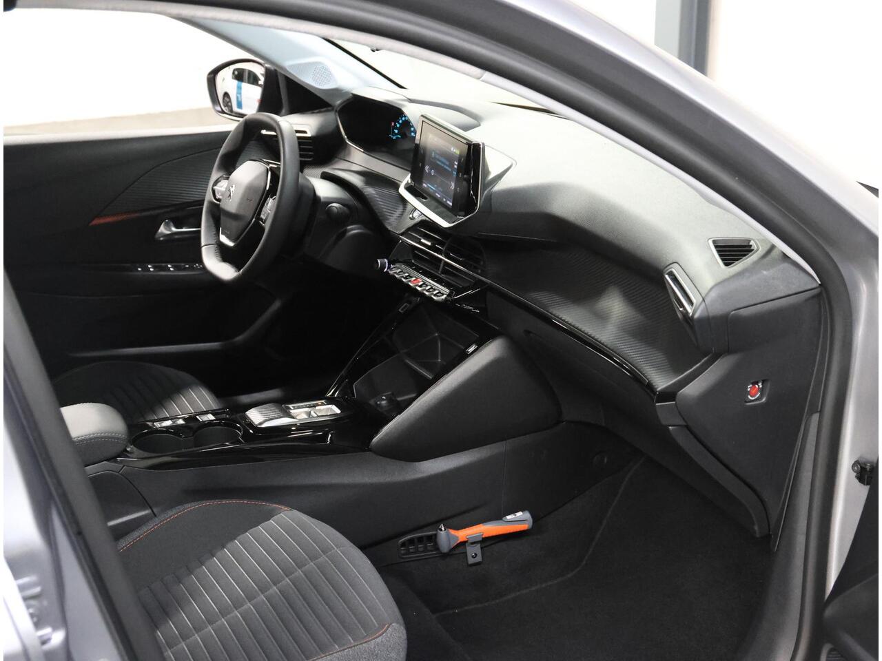 Peugeot e-208 Active Pack 50kWh 136PK | 1ste eigenaar | 3 FASE | AppleCarPlay/Android | AUTOMAAT | Armsteun | Parkeersensoren | Keyless | Navigatie | Climate Control | Cruise Control | Isofix |