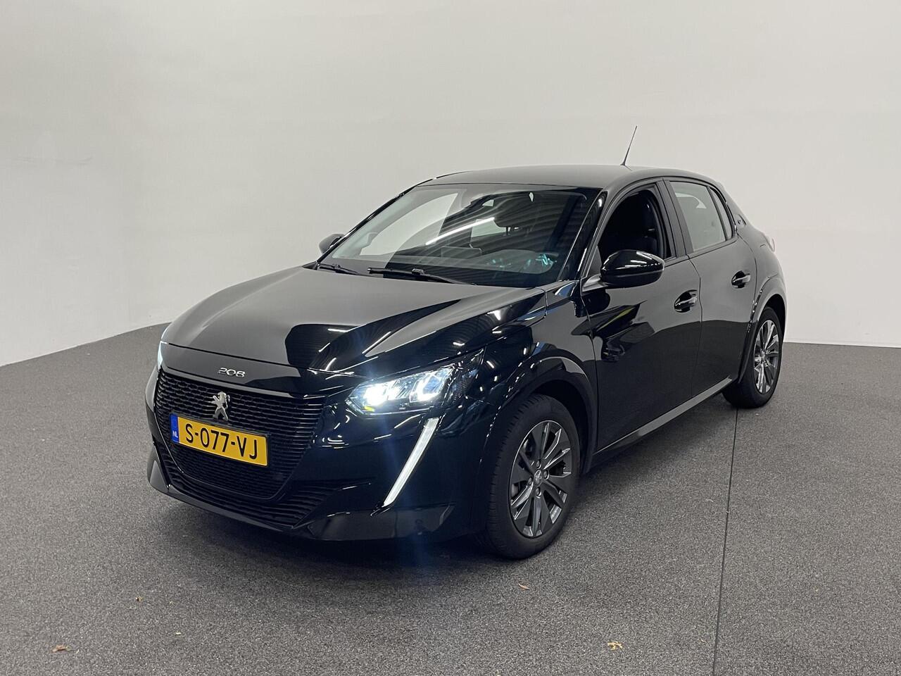 Peugeot e-208 EV Active Pack 50 kWh SOH 95% Navigatie Apple Carplay/Android Auto Parkeersensoren achter Cruise Control Full Led Climate Control Lichtmetalen velgen