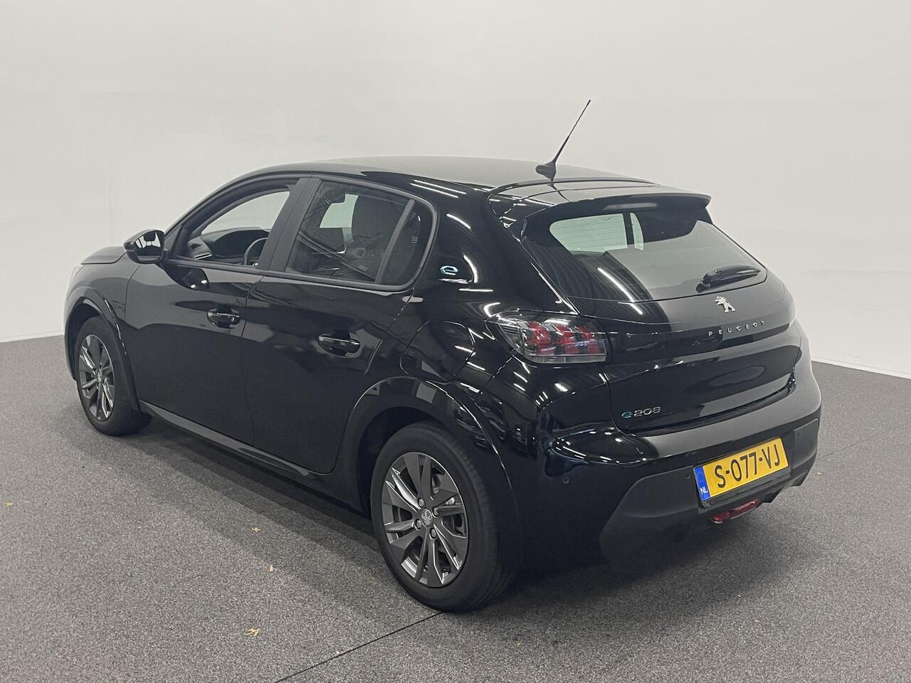 Peugeot e-208 EV Active Pack 50 kWh SOH 95% Navigatie Apple Carplay/Android Auto Parkeersensoren achter Cruise Control Full Led Climate Control Lichtmetalen velgen