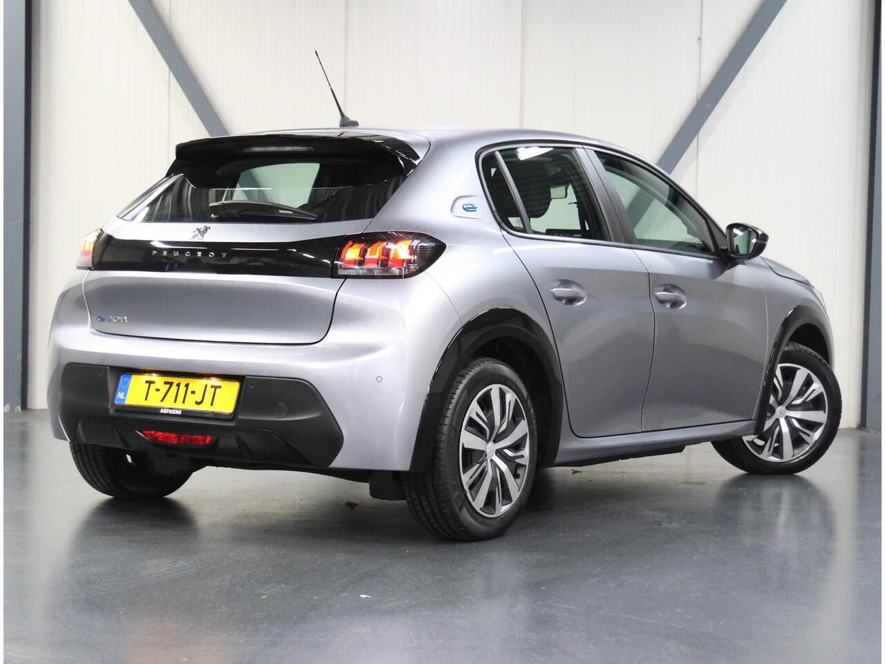 Peugeot e-208 Active Pack 50kWh 136PK | Accurapport 98,7% | 1ste eigenaar | 3 FASE | AppleCarPlay/Android | AUTOMAAT | Armsteun | Parkeersensoren | Keyless | Navigatie | Climate Control | Cruise Control | Isofix |