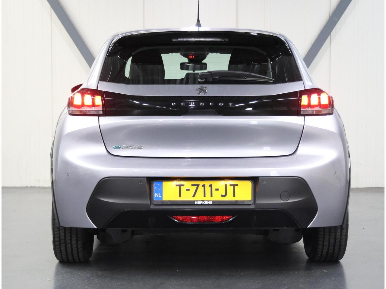 Peugeot e-208 Active Pack 50kWh 136PK | Accurapport 98,7% | 1ste eigenaar | 3 FASE | AppleCarPlay/Android | AUTOMAAT | Armsteun | Parkeersensoren | Keyless | Navigatie | Climate Control | Cruise Control | Isofix |