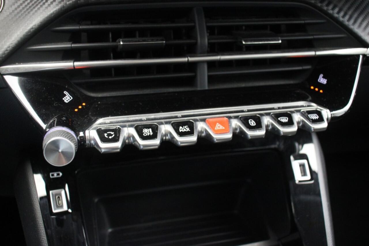 Peugeot e-208 Active Pack 50 kWh - Carplay, Cruise, Navi, Stoelverw. SOH 97,8%