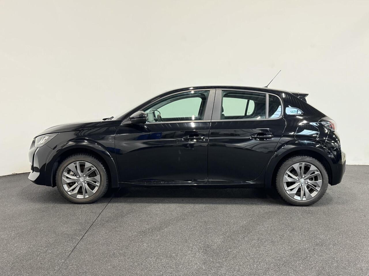 Peugeot e-208 EV Active Pack 50 kWh Navigatie Apple Carplay/Android Auto Parkeersensoren achter Cruise Control Climate Control Lichtmetalen velgen