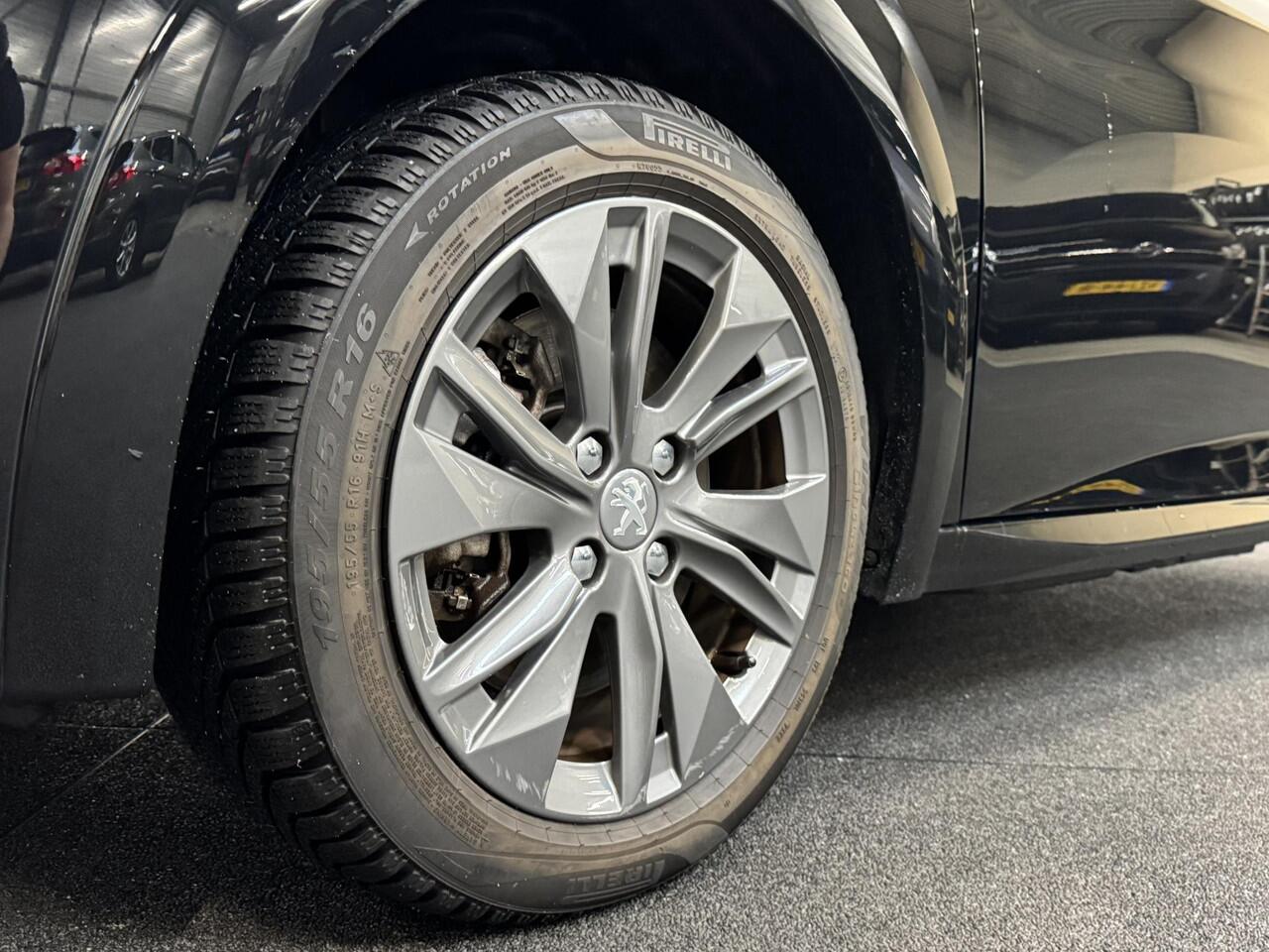 Peugeot e-208 EV Active Pack 50 kWh Navigatie Apple Carplay/Android Auto Parkeersensoren achter Cruise Control Climate Control Lichtmetalen velgen