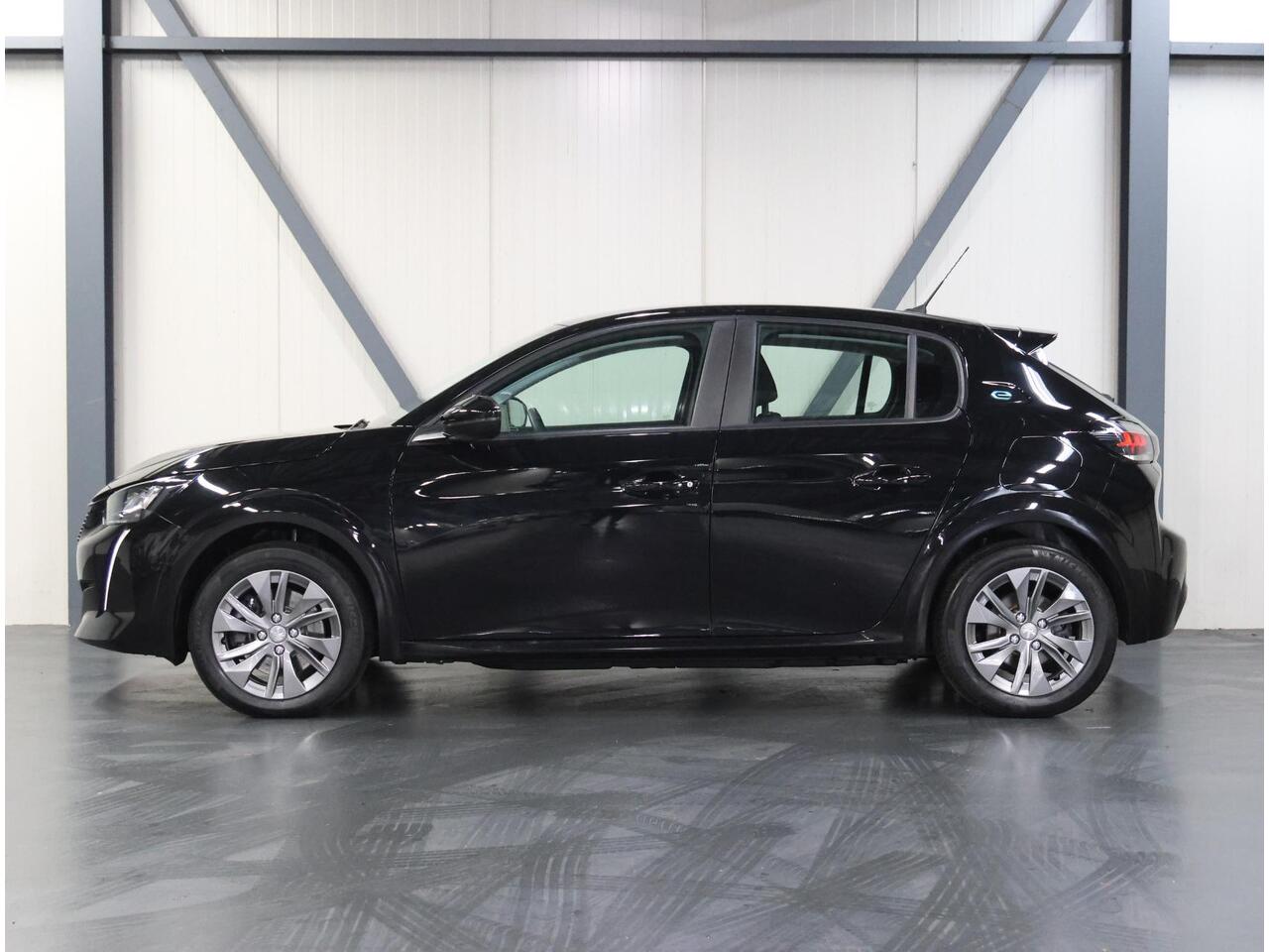 Peugeot e-208 Active Pack 50kWh 136PK | 1ste eigenaar | ACCU 97% | Navigatie | Parkeersensoren | AUTOMAAT | AppleCarPlay/AndroidAuto | Climate Control | Cruise Control | FULL LED | LMV | Isofix |