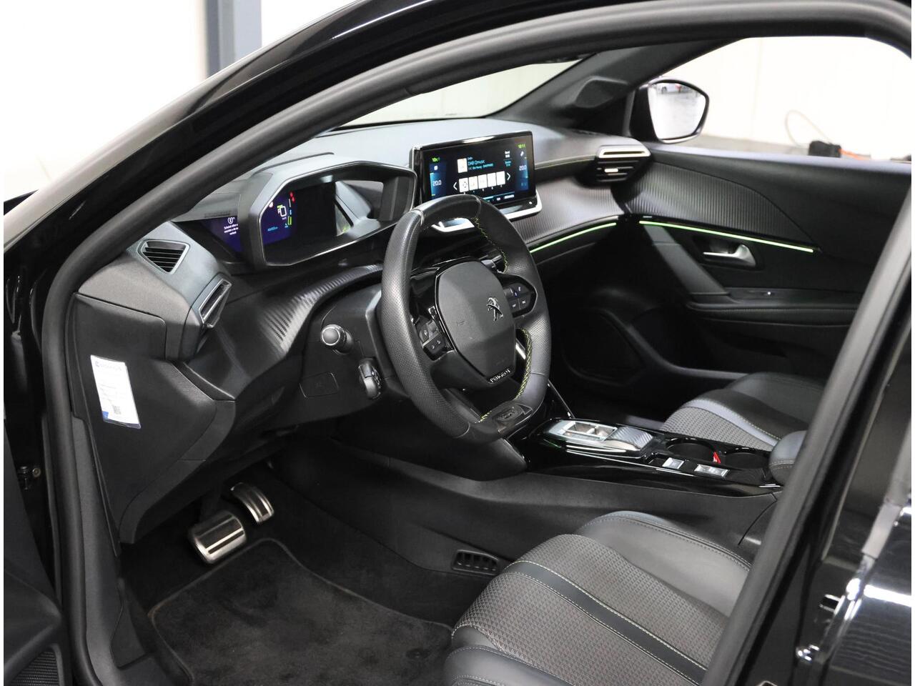 Peugeot e-208 EV GT 50 kWh 136PK | 1ste eigenaar | 3 FASE | ACCURAPPORT 95,6% | LED lampen | 17"LMV | Navigatie | LED | Camera | Glazendak | Stoelverwarming | Climate Control | Cruise Control | AppleCarplay/Android Auto | Isofix | Privacy Glass | Parkeersensoren |