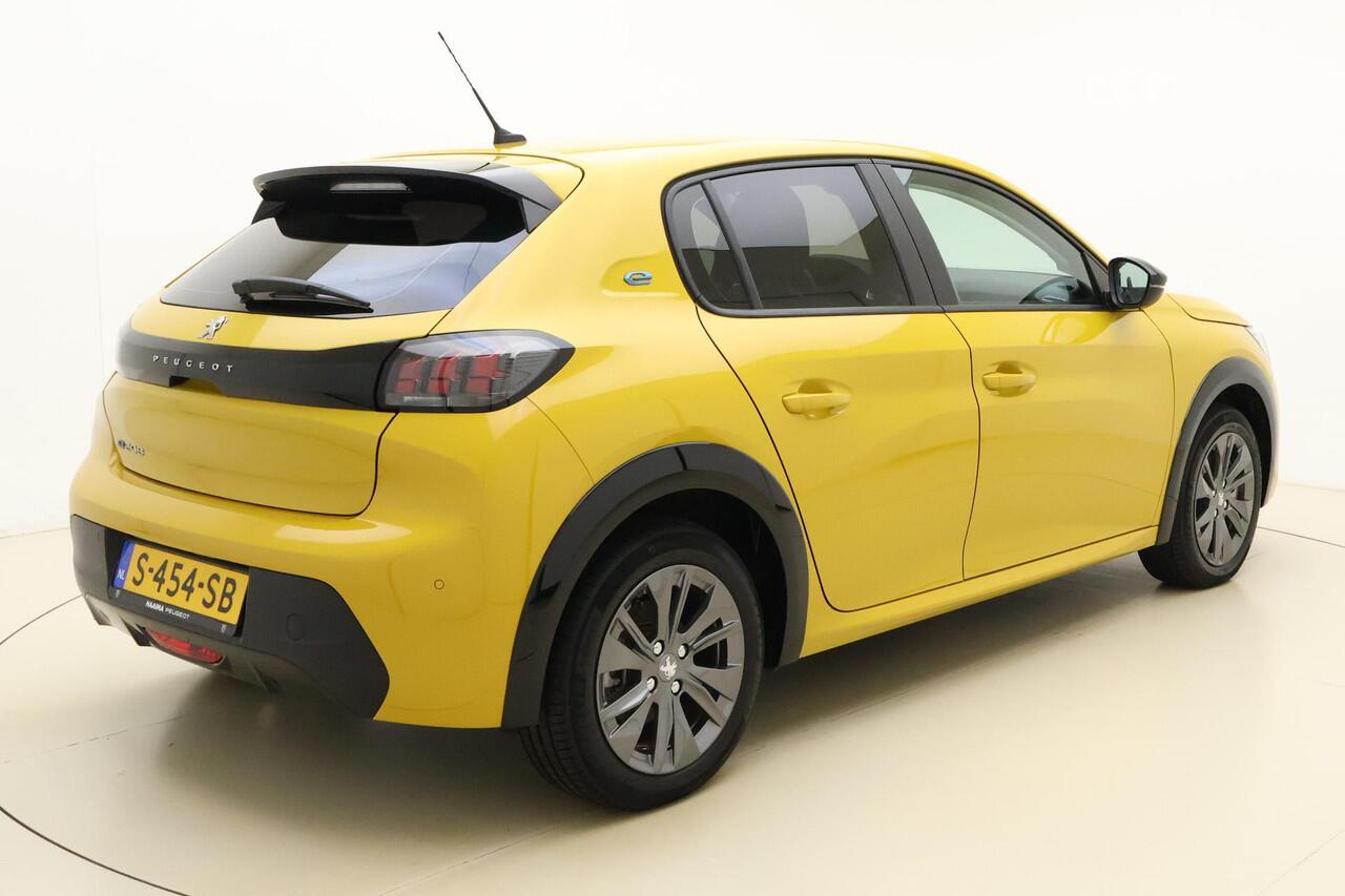 Peugeot e-208 EV Active Pack 50 kWh | Apple carplay/Android auto | Cruise control | Stuurwiel multifuntioneel | Lichtmetalen velgen | Parkeersensoren achter |