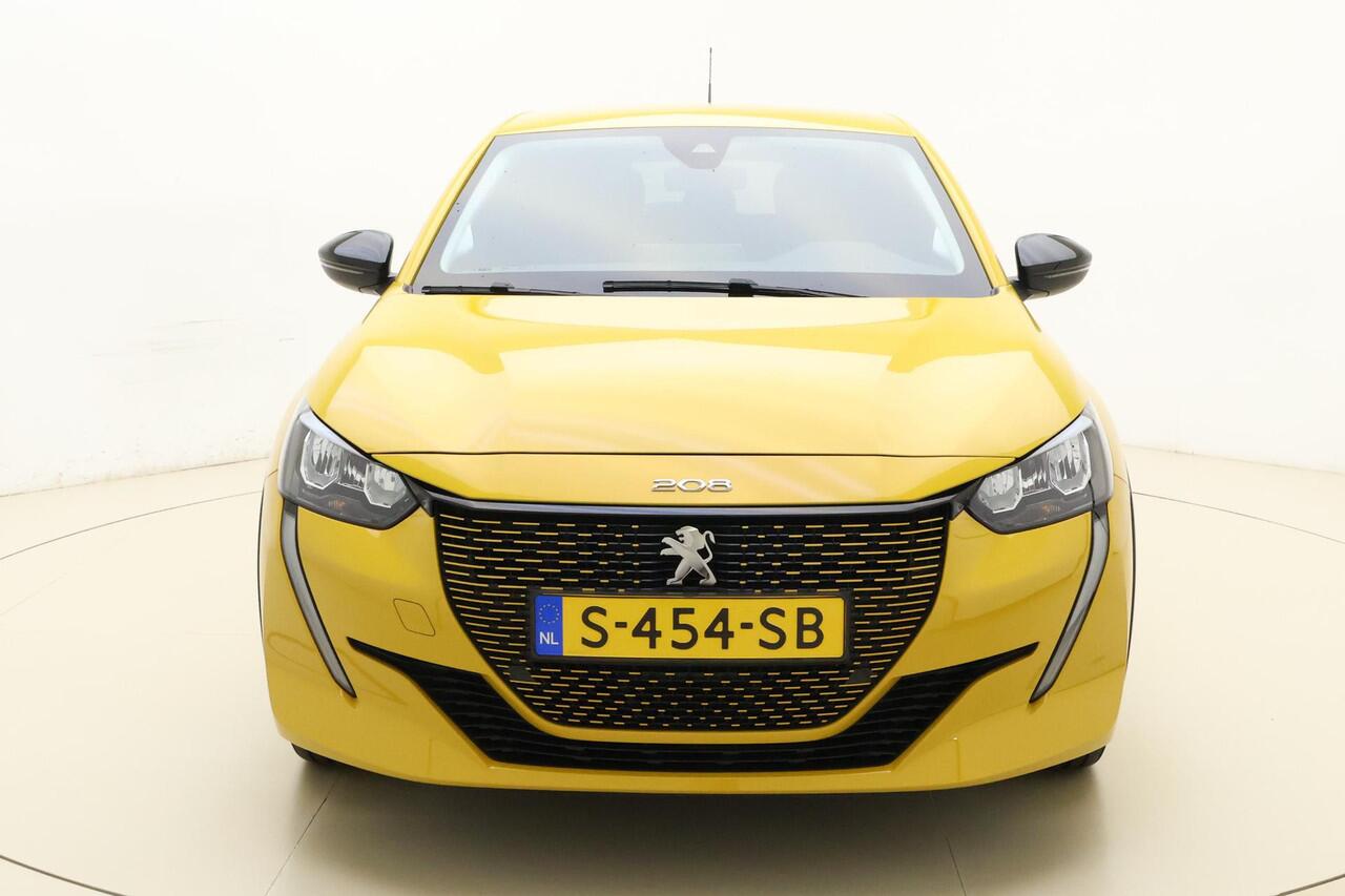 Peugeot e-208 EV Active Pack 50 kWh | Apple carplay/Android auto | Cruise control | Stuurwiel multifuntioneel | Lichtmetalen velgen | Parkeersensoren achter |