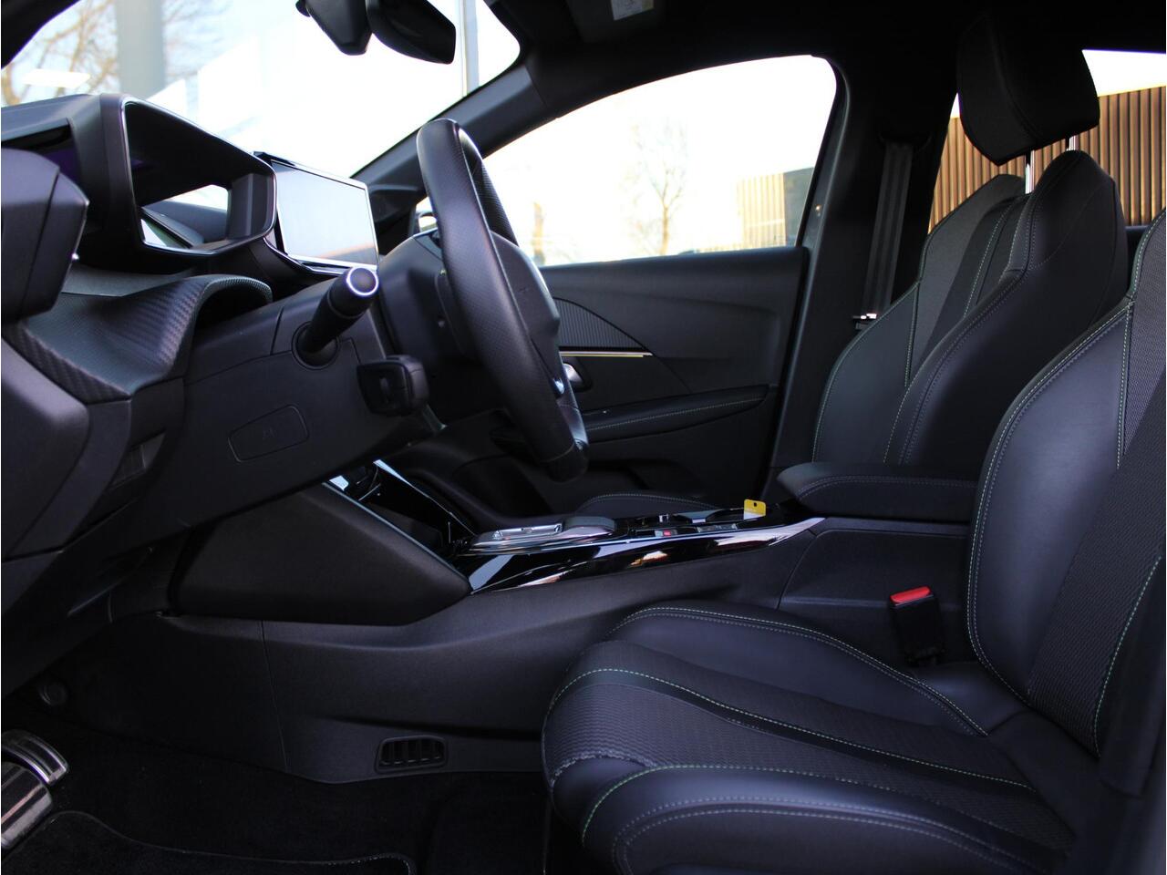 Peugeot e-208 EV GT 51 kWh | Apple Carplay / Camera / Climate