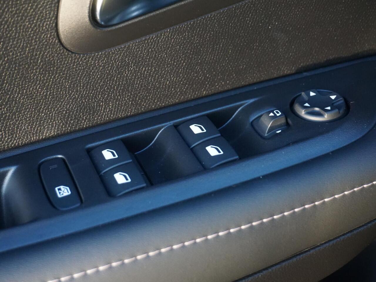 Peugeot e-208 EV Allure 51 kWh 360 Camera