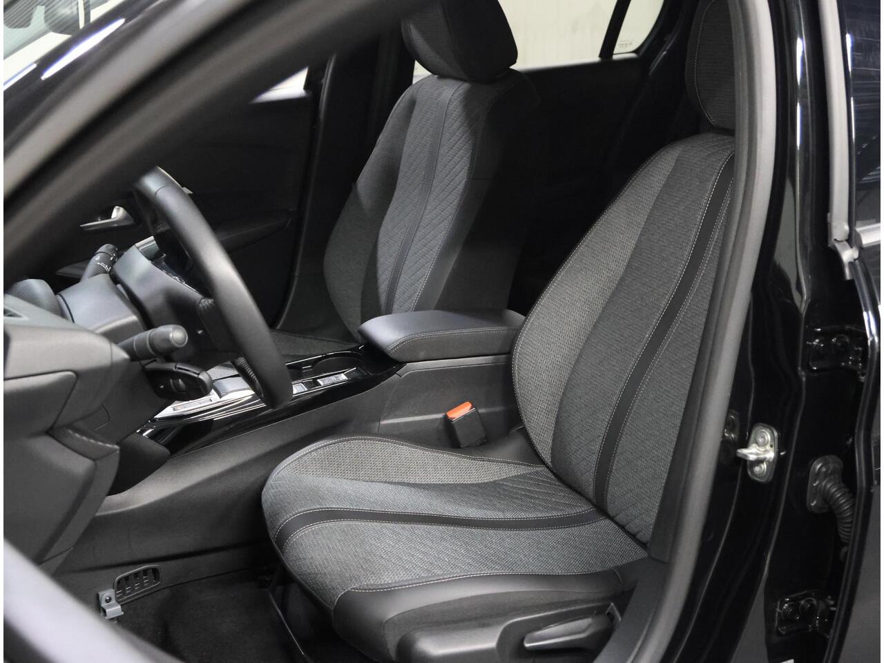 Peugeot e-208 Style 50kWh 136PK | 1ste eigenaar | ACCU 97% | Climate Control | Parkeersensoren | AppleCarPlay/AndroidAuto | Climate Control | Cruise Control | FULL LED | Navigatie | LMV | Privacy Glass | Isofix |