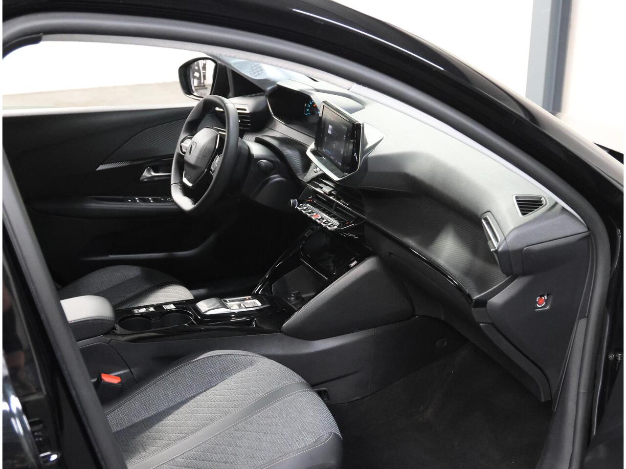 Peugeot e-208 Style 50kWh 136PK | 1ste eigenaar | ACCU 97% | Climate Control | Parkeersensoren | AppleCarPlay/AndroidAuto | Climate Control | Cruise Control | FULL LED | Navigatie | LMV | Privacy Glass | Isofix |