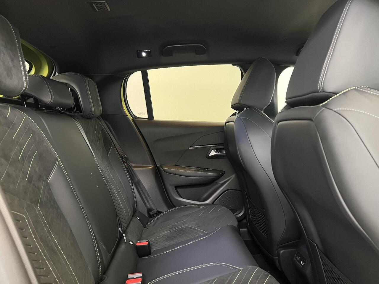 Peugeot e-208 EV GT 51 kWh | Long range | Stoelverwarming & Massage | Navigatie | Adaptieve Cruise Control |