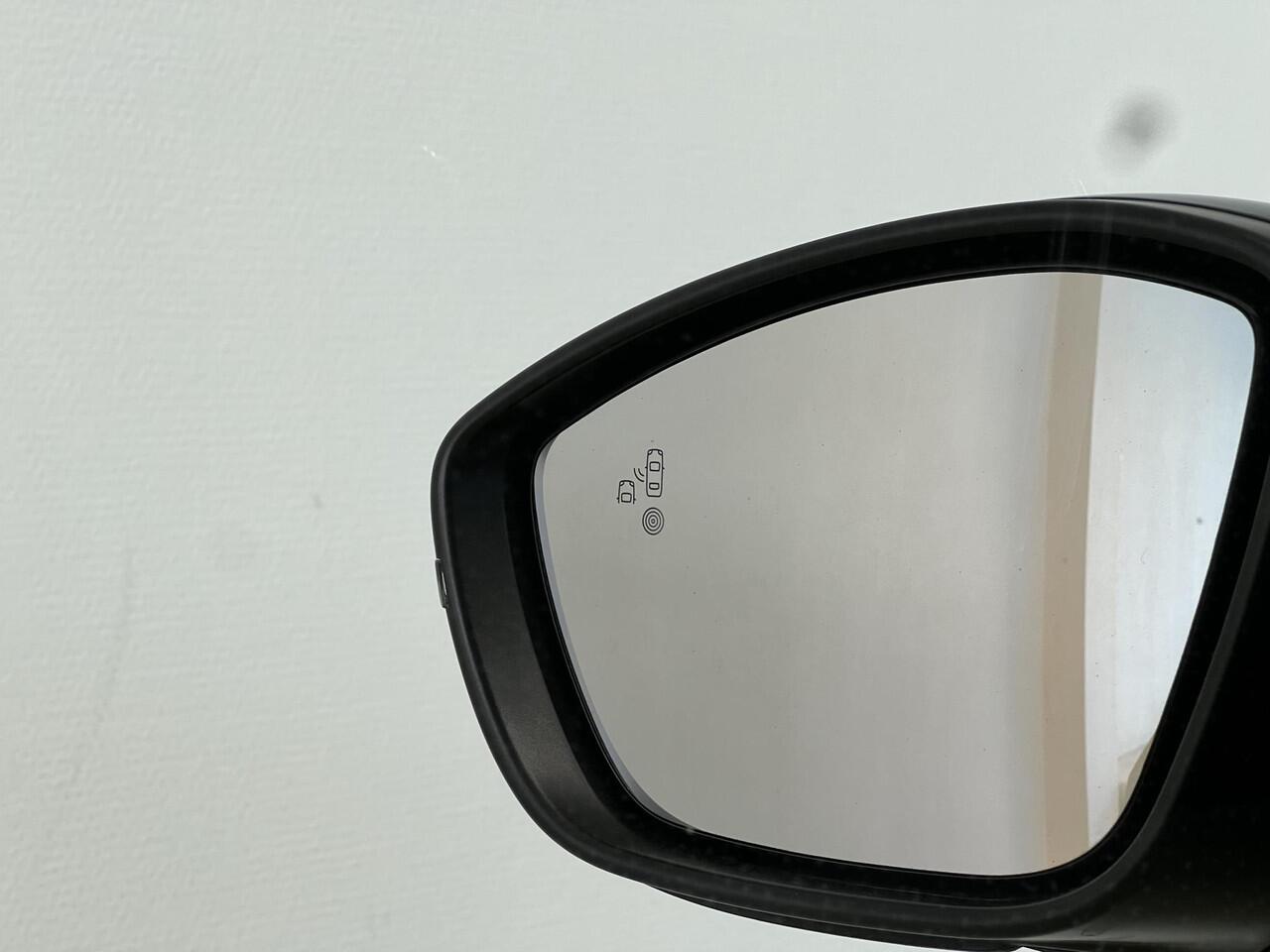 Peugeot e-208 EV GT 51 kWh | Long range | Stoelverwarming & Massage | Navigatie | Adaptieve Cruise Control |