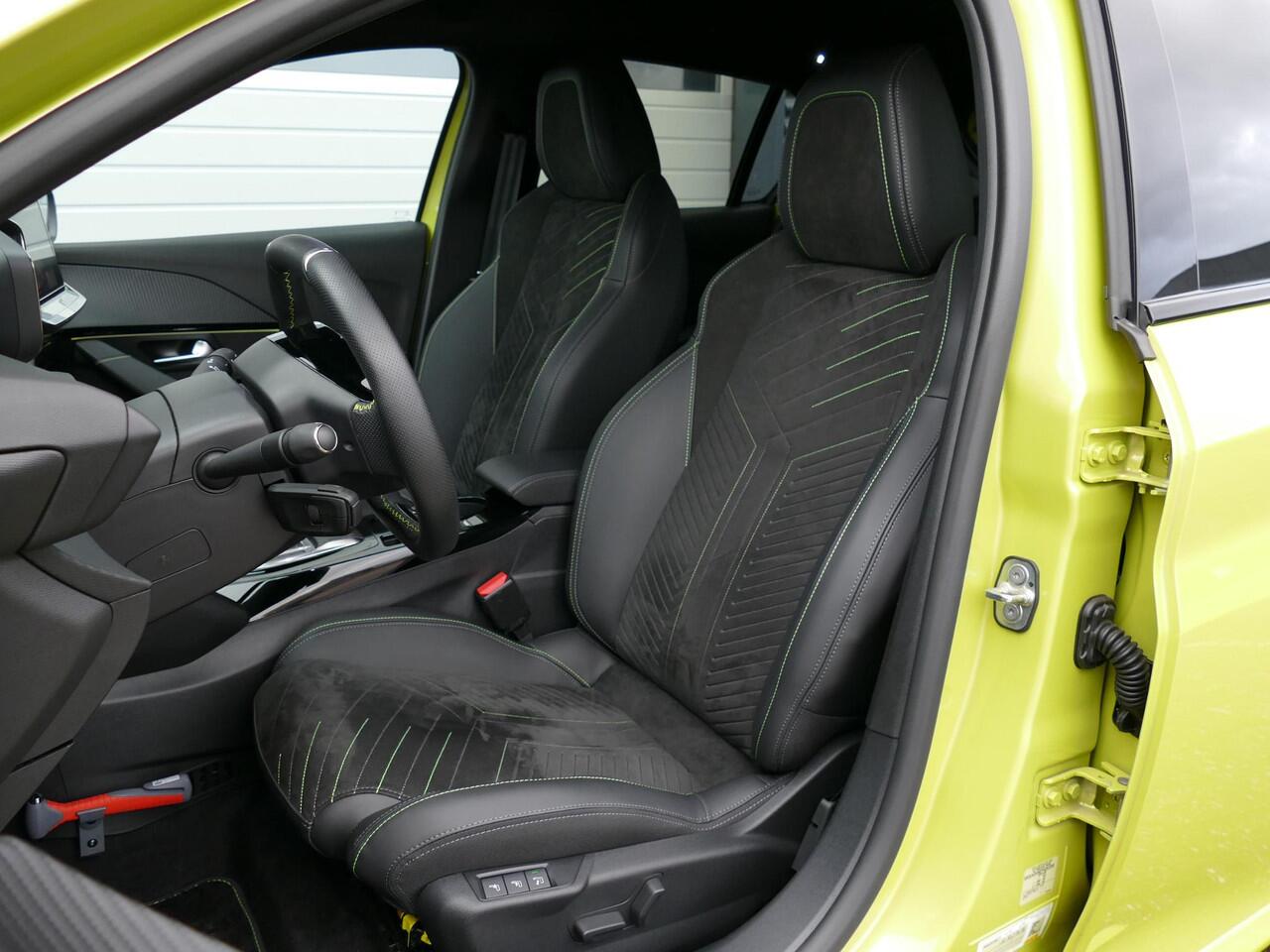 Peugeot e-208 EV GT 51kWh | 423KM WLTP | 17% Bijtelling | AUTOMAAT | Stoelverwarming Met Massage Functie | Adaptive Cruise Control | Parkeer Camera Voor & Achter | Alcantara Bekleding | 17 Inch Lichtmetalen Velgen |