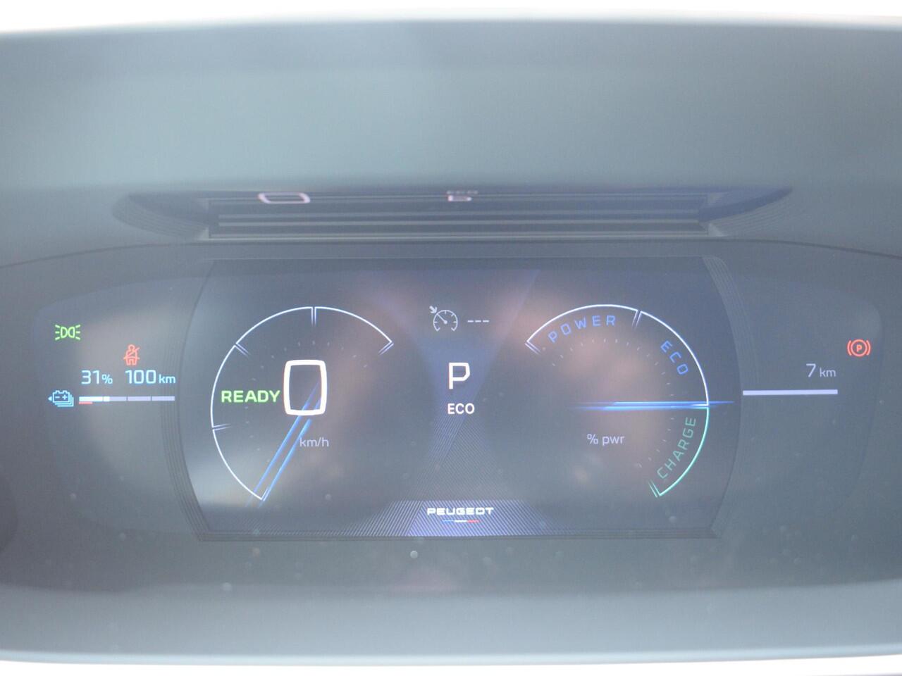 Peugeot e-208 EV GT Avantage 51 kWh NAVI + CARPLAY | ACHTERUITRIJCAMERA MET SENSOREN | E.C.C. | UIT VOORRAAD LEVERBAAR