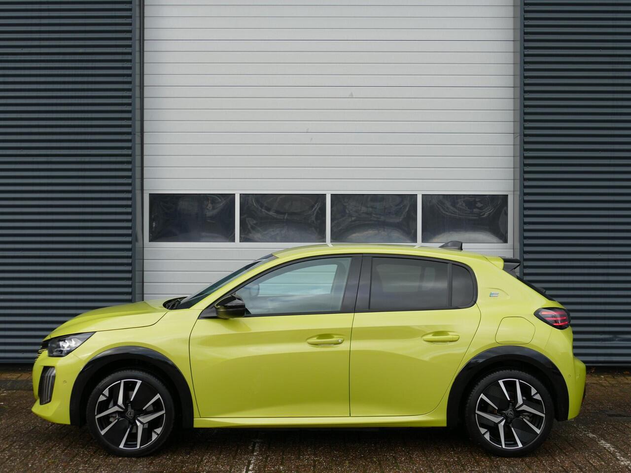 Peugeot e-208 EV GT 51kWh | 406KM WLTP | 17% Bijtelling | AUTOMAAT | Stoelverwarming Voor | Massage Functie Bestuurdersstoel | Adaptive Cruise Control | Parkeer Camera Voor & Achter | Alcantara Bekleding | 17 Inch Lichtmetalen Velgen |