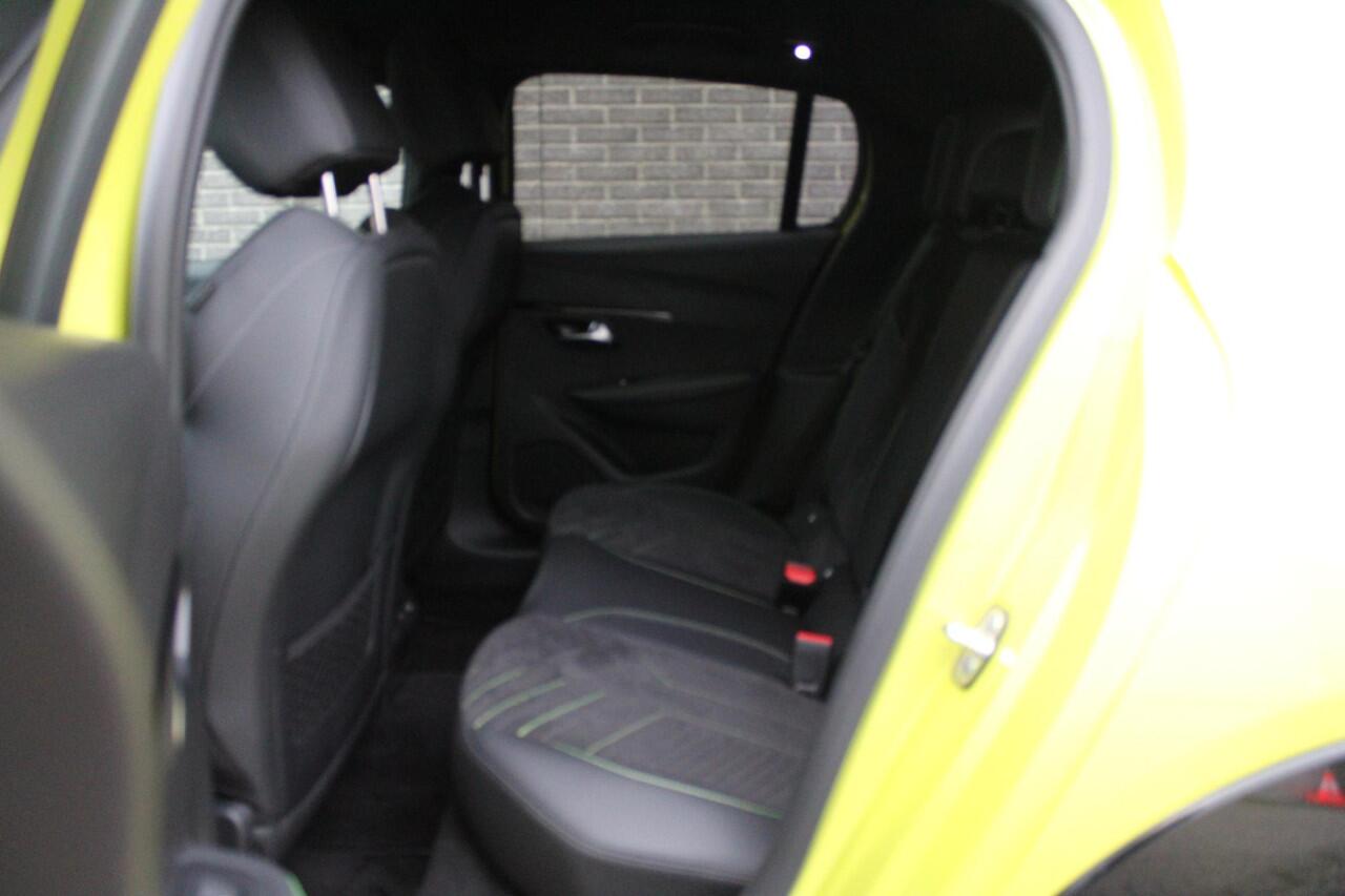 Peugeot e-208 EV GT 51 kWh Automaat, Achteruitrijcamera, Stoelverw., Applecarpl./Andr. Auto, Dodehoek detectie, Cruise/Climate Control, 360 Camera, Keyless Entry/Start, Luxe alcantara bekleding