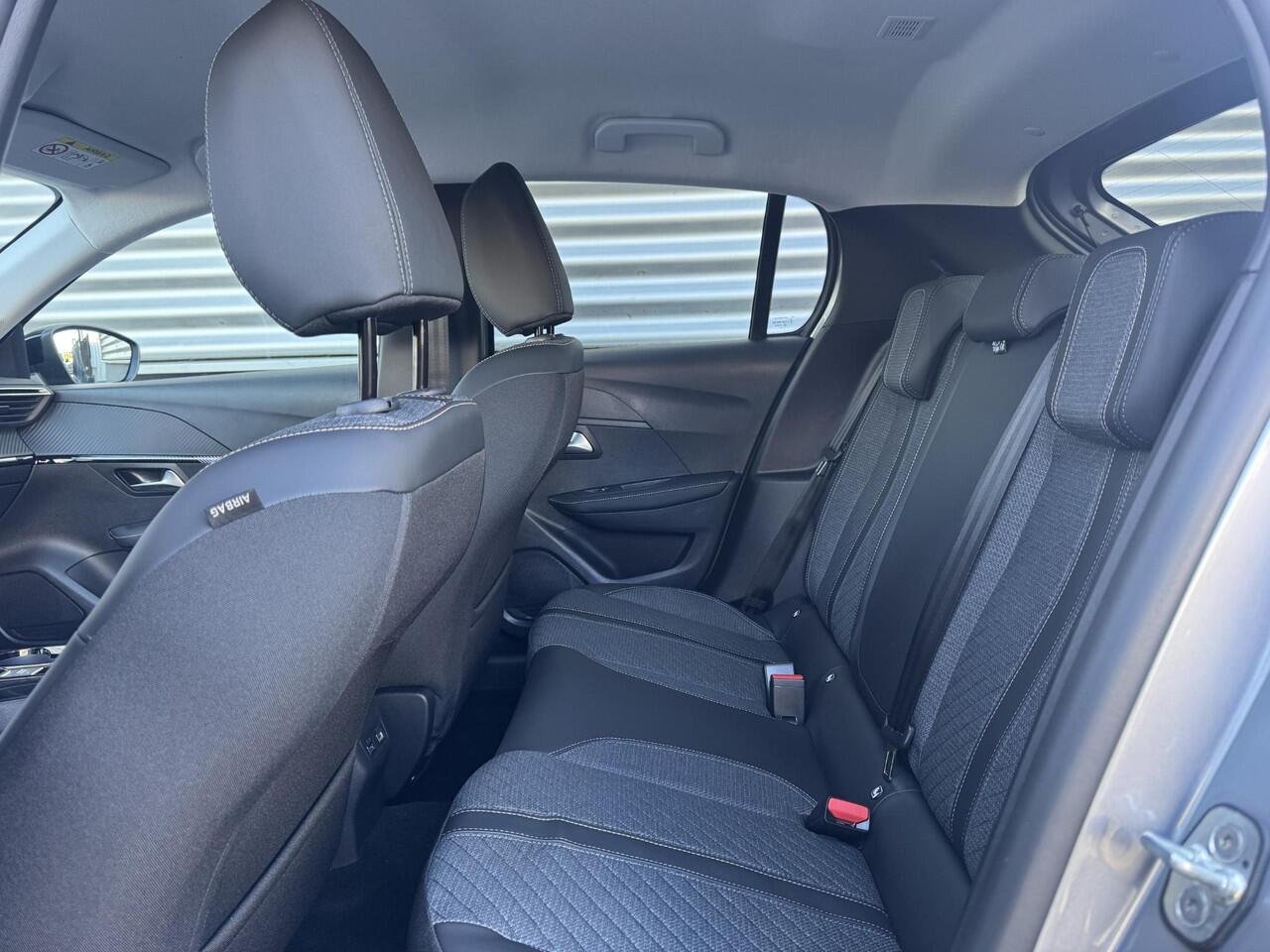 Peugeot e-208 Allure Avantage EV 51kWh 156pk AUTOMAAT | WARMTEPOMP | CAMERA | ADAPTIVE CRUISE | DODEHOEKBEW. |