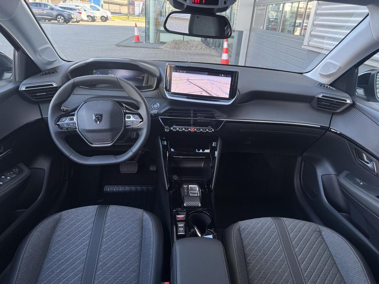 Peugeot e-208 Allure Avantage EV 51kWh 156pk AUTOMAAT | WARMTEPOMP | CAMERA | ADAPTIVE CRUISE | DODEHOEKBEW. |