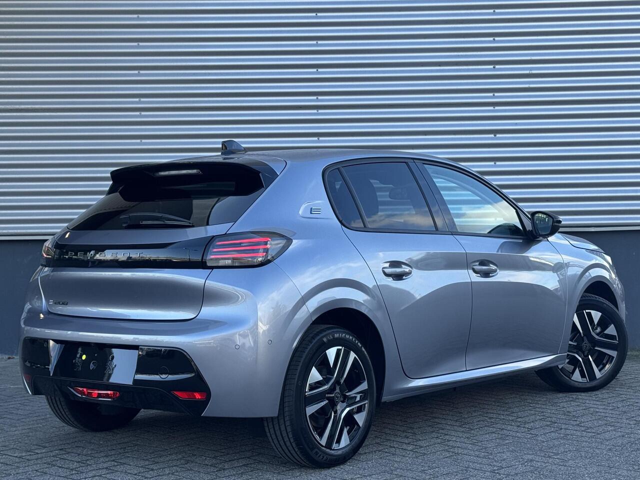 Peugeot e-208 Allure Avantage EV 51kWh 156pk AUTOMAAT | WARMTEPOMP | CAMERA | ADAPTIVE CRUISE | DODEHOEKBEW. |