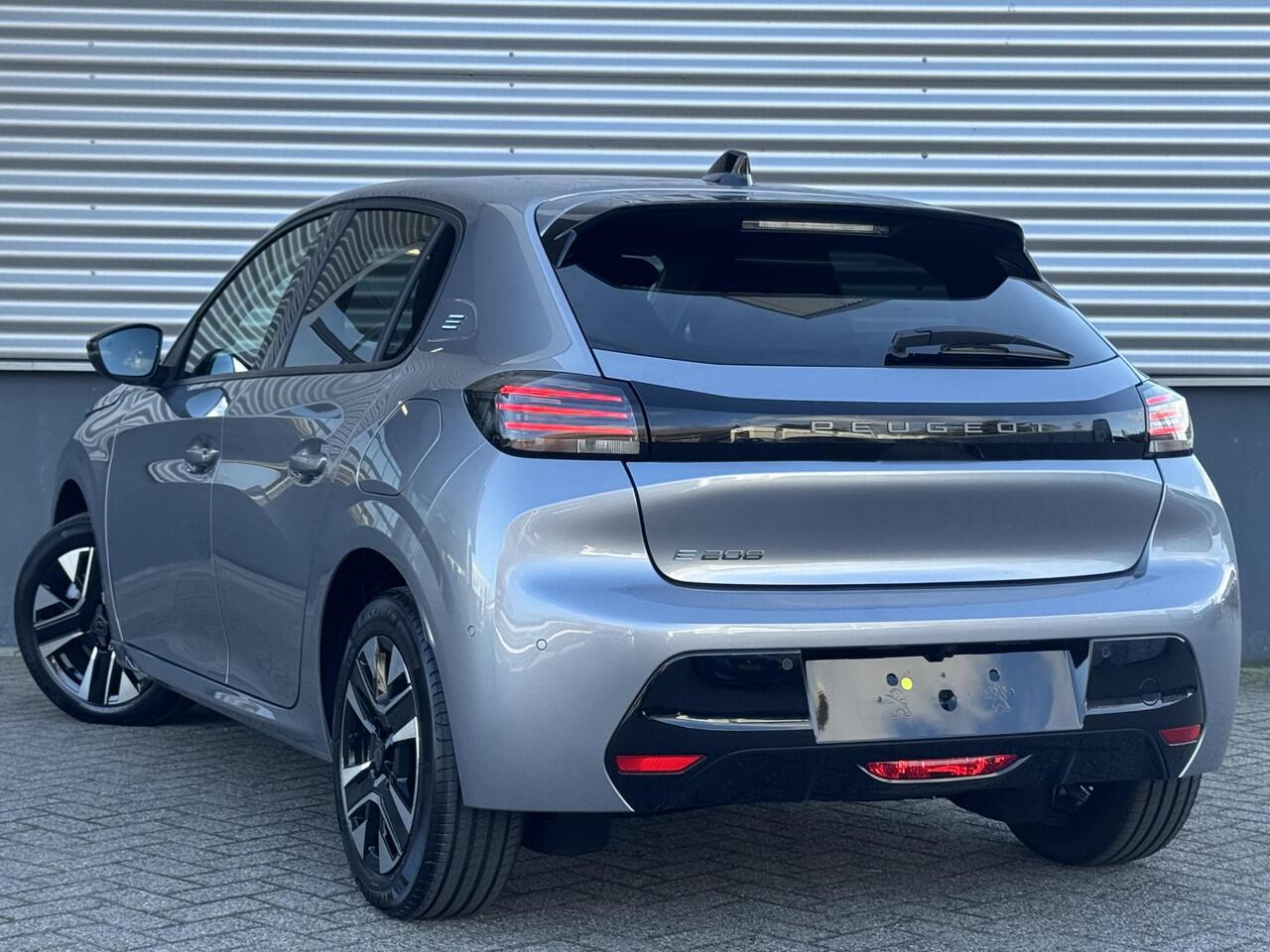 Peugeot e-208 Allure Avantage EV 51kWh 156pk AUTOMAAT | WARMTEPOMP | CAMERA | ADAPTIVE CRUISE | DODEHOEKBEW. |