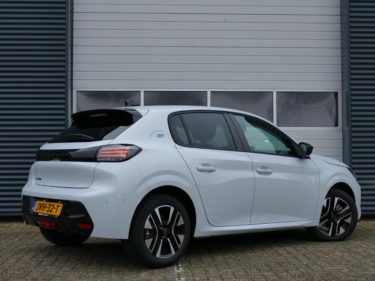 Peugeot e-208 EV Allure Avantage 51 kWh | 156 PK | 433KM WLTP | Draadloos Apple Carplay & Android Auto | Camera Voor & Achter | Navigatie | Adaptief Cruise Control |