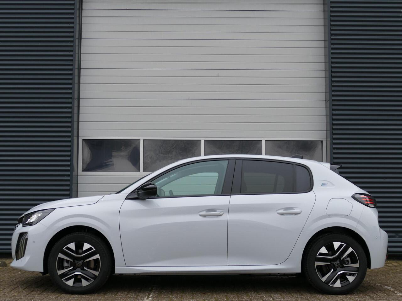 Peugeot e-208 EV Allure Avantage 51 kWh | 156 PK | 433KM WLTP | Draadloos Apple Carplay & Android Auto | Camera Voor & Achter | Navigatie | Adaptief Cruise Control |