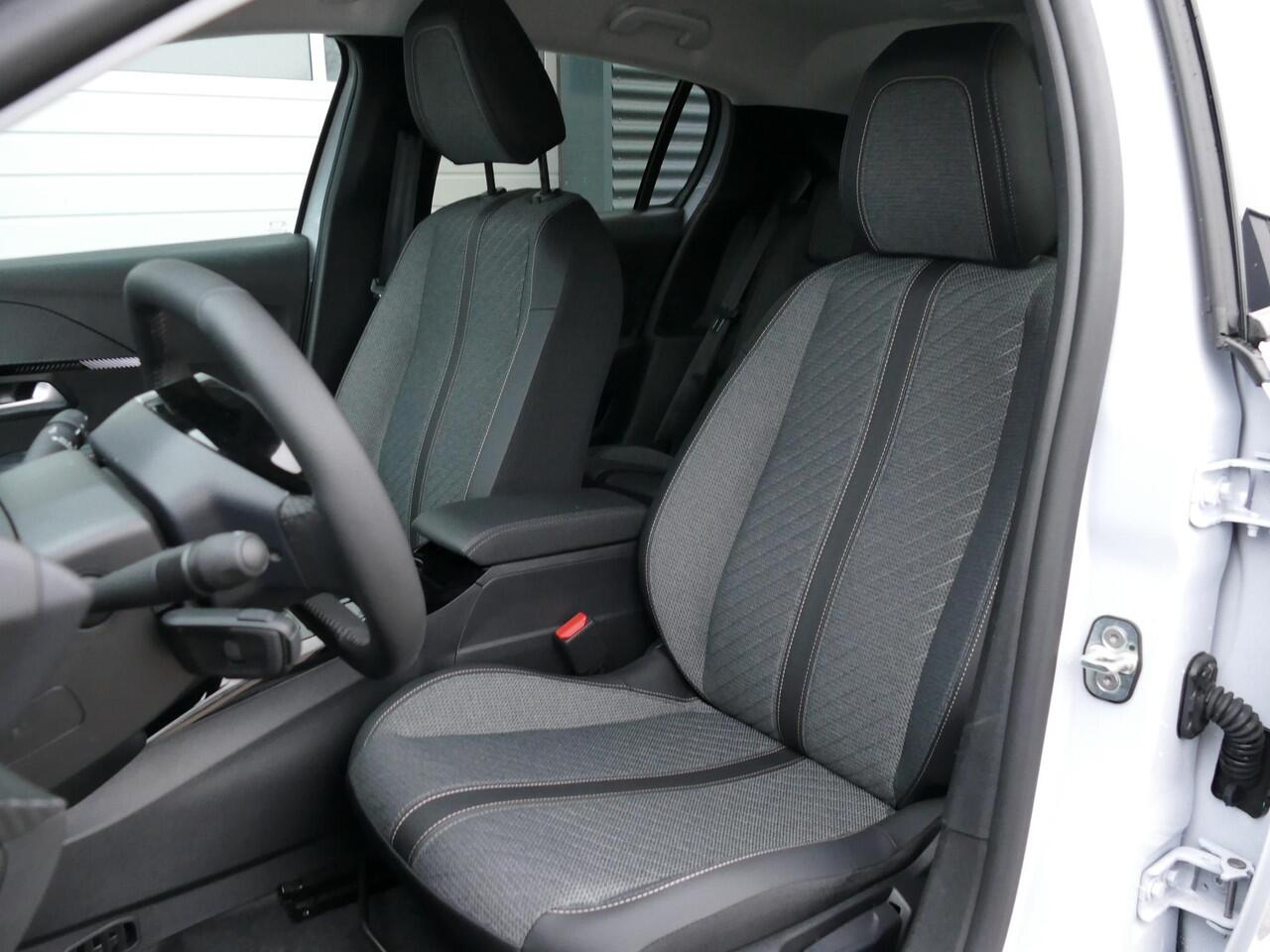 Peugeot e-208 EV Allure Avantage 51 kWh | 156 PK | 433KM WLTP | Draadloos Apple Carplay & Android Auto | Camera Voor & Achter | Navigatie | Adaptief Cruise Control |