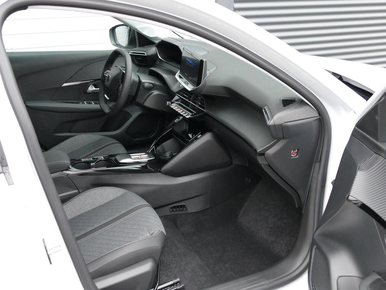 Peugeot e-208 EV Allure Avantage 51 kWh | 156 PK | 433KM WLTP | Draadloos Apple Carplay & Android Auto | Camera Voor & Achter | Navigatie | Adaptief Cruise Control |