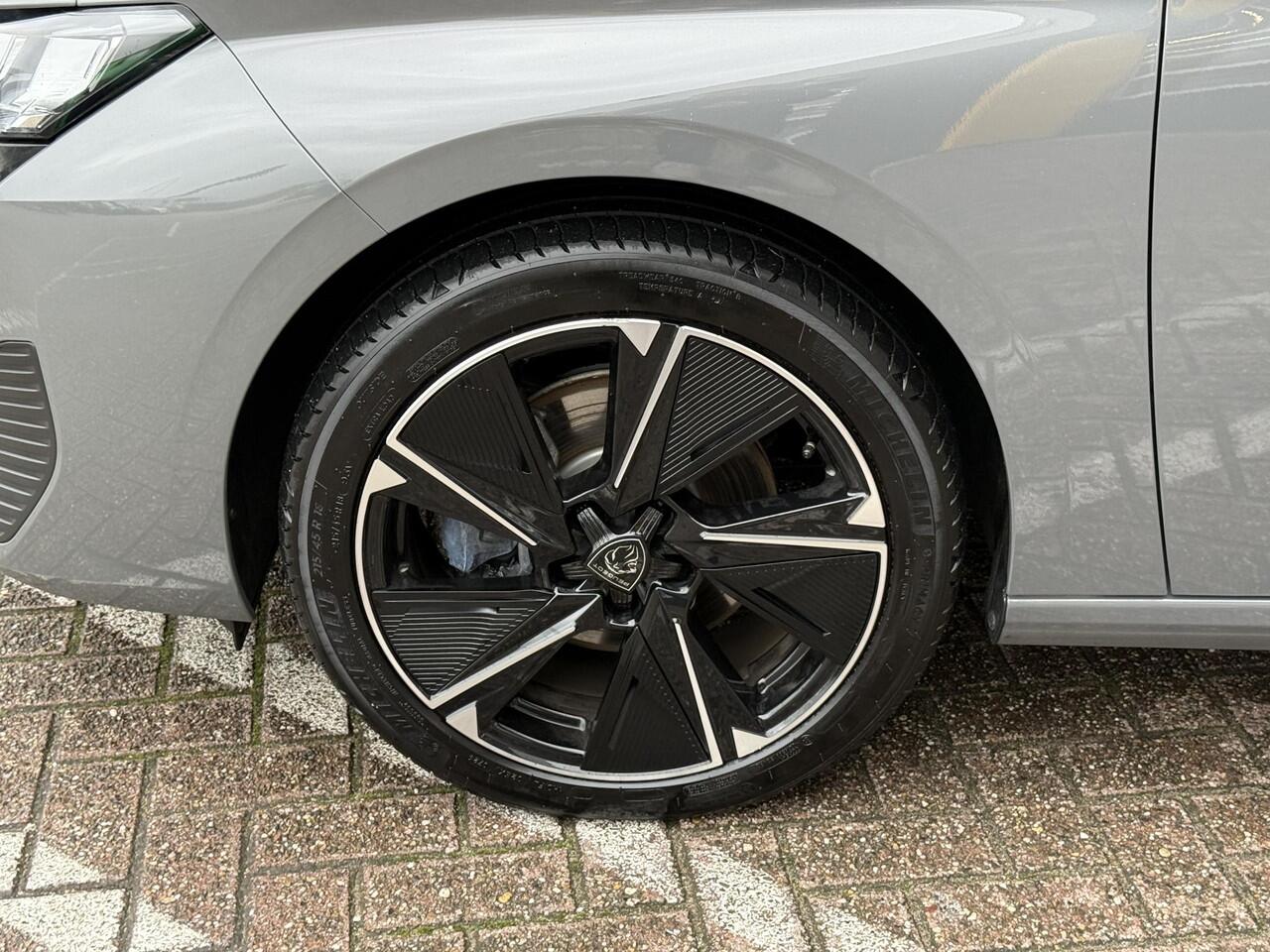 Peugeot e-308 SW Style EV 54 kWh | NAP | Cruise adaptief | DAB | Climate Control | Apple Carplay & Android Auto | Lichtmetaal | LED |