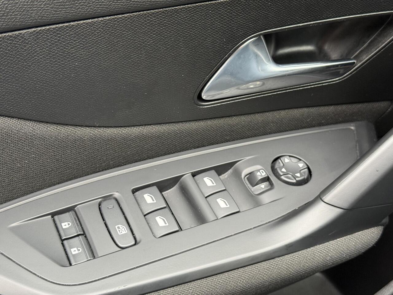 Peugeot e-308 SW Style EV 54 kWh | NAP | Cruise adaptief | DAB | Climate Control | Apple Carplay & Android Auto | Lichtmetaal | LED |