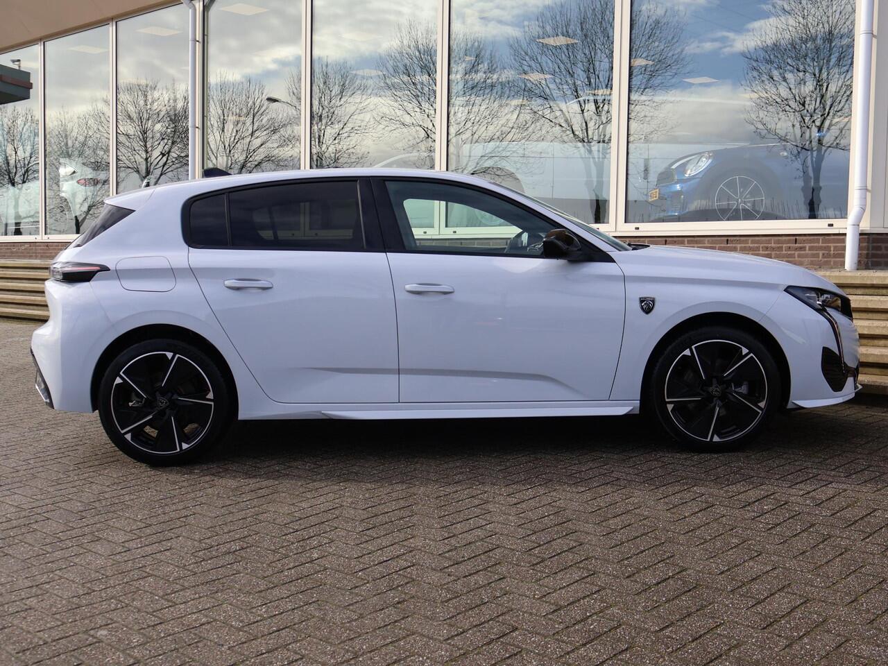 Peugeot e-308 FIRST EDITION GT EV 54 KWH + STUUR/STOELVERW. | ADAPTIVE CRUISE | CARPLAY | STANDKACHEL | CAMERA