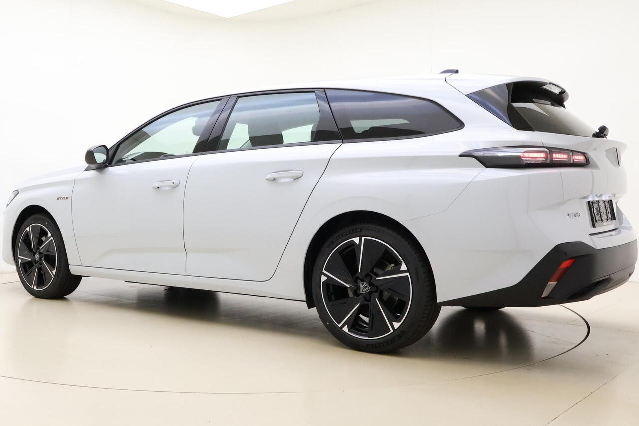 Peugeot e-308 SW Style EV 54 kWh 100% Elektrisch | Warmtepomp | Parkeersensor | Licht Metalen Velgen | Mirror Screen Apple Carplay | Cruise Control | Airco | Nieuw uit voorraad leverbaar