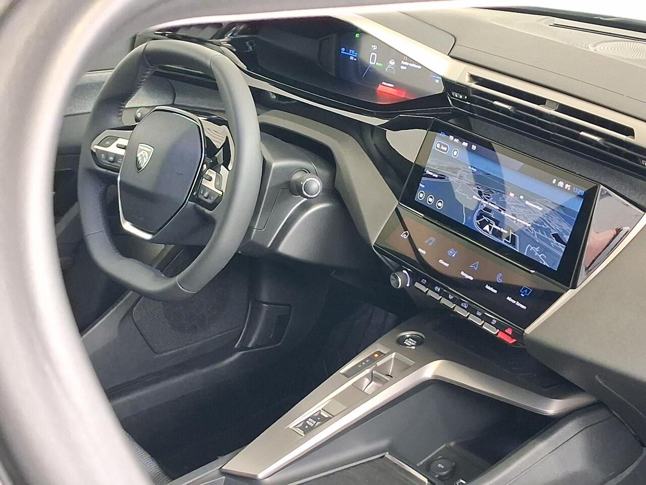 Peugeot e-408 Allure 58 kWh | Navigatie | Achteruitrijcamera | Stoel/Stuurverwarming | Keyless Entry | Apple Carplay/Android Auto |