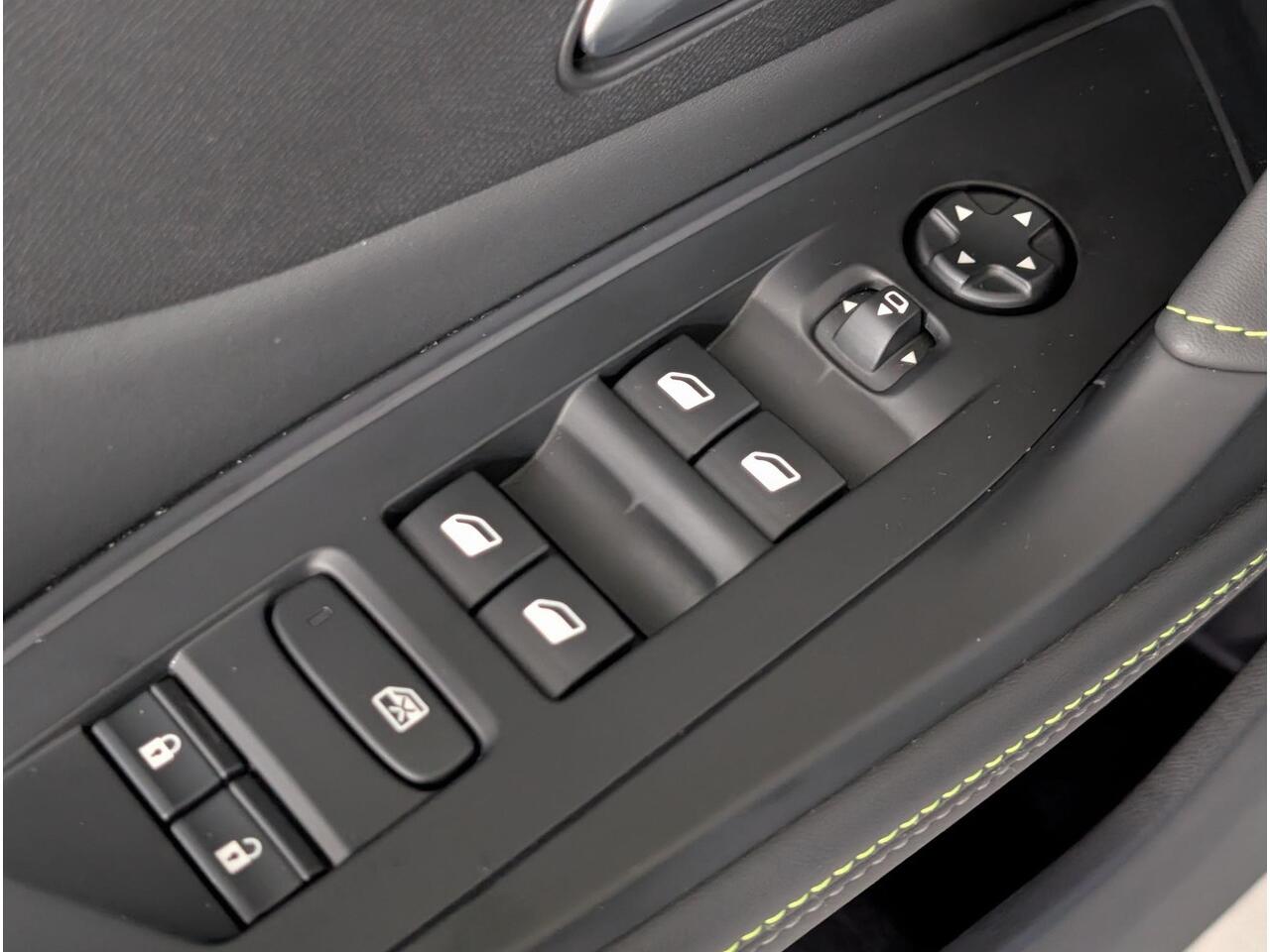 Peugeot e-408 GT Avantage 58kWh 210pk | APPLE CARPLAY / ANDROID AUTO | NAVI | CAMERA V+A | STOELVERW. + MASSAGE |